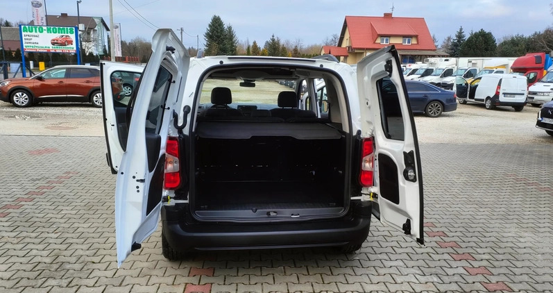 Citroen Berlingo cena 66900 przebieg: 111000, rok produkcji 2020 z Staszów małe 497